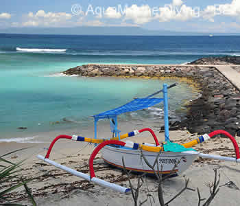 Holiday in Bali Activities - SCUBA diving by jukung