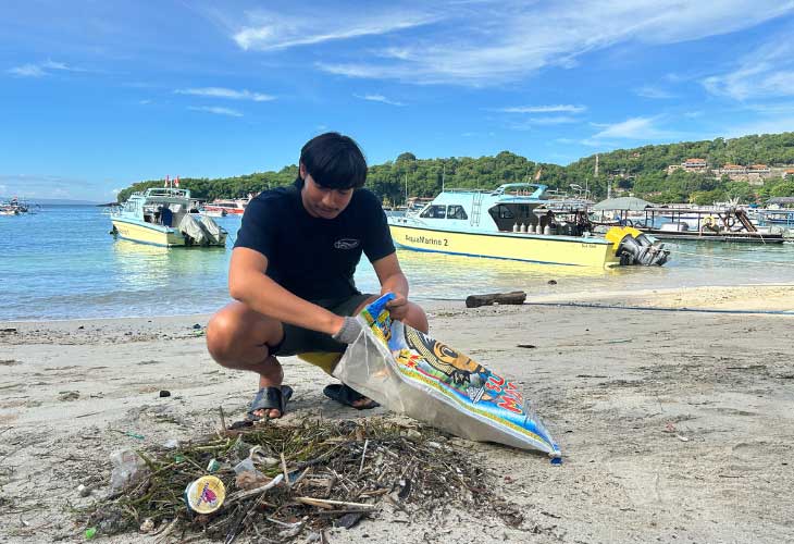 100%-AWARE-Partner-Beach Cleanup