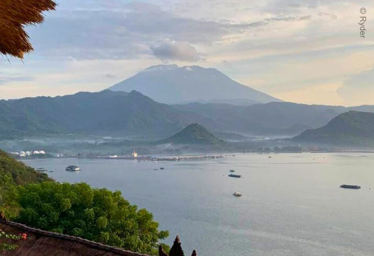 Mount-Agung-from-Blue-Lagoon