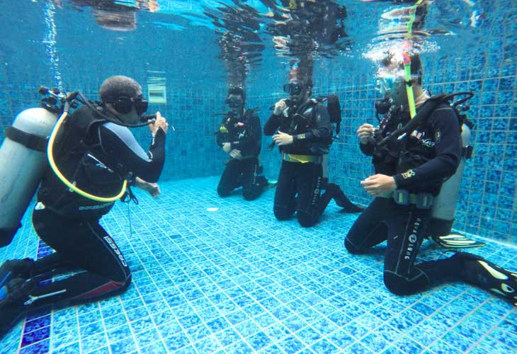 Open-Water-Diver-Pool-Sessions